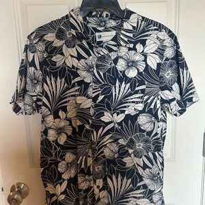 Spring break Men's Aeropostale Floral Navy White button down Shirt NWOT Medium